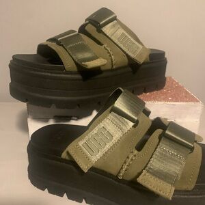 UGG Clem olive platform slides. Size 8